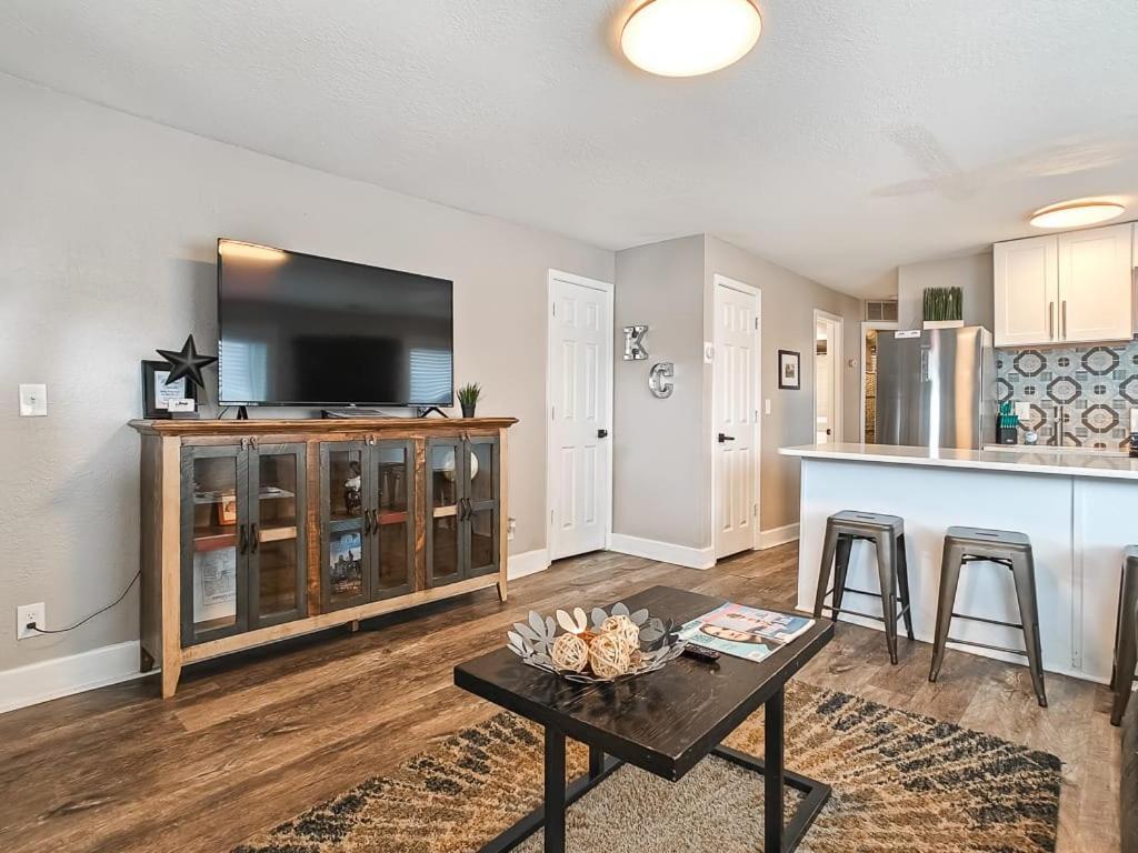 Heart Of Westport 1Br Kansas City Exterior foto